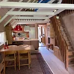 Retro Idyll And Bird Sounds In Quiet Oasis 펜션 Asperup