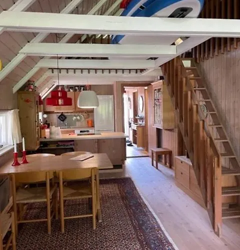 Retro Idyll And Bird Sounds In Quiet Oasis Casa vacanze Asperup